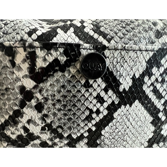 Quay Glam Cosmetic Bag- Blk/Wht Snake Skin Print - Picture 7 of 7